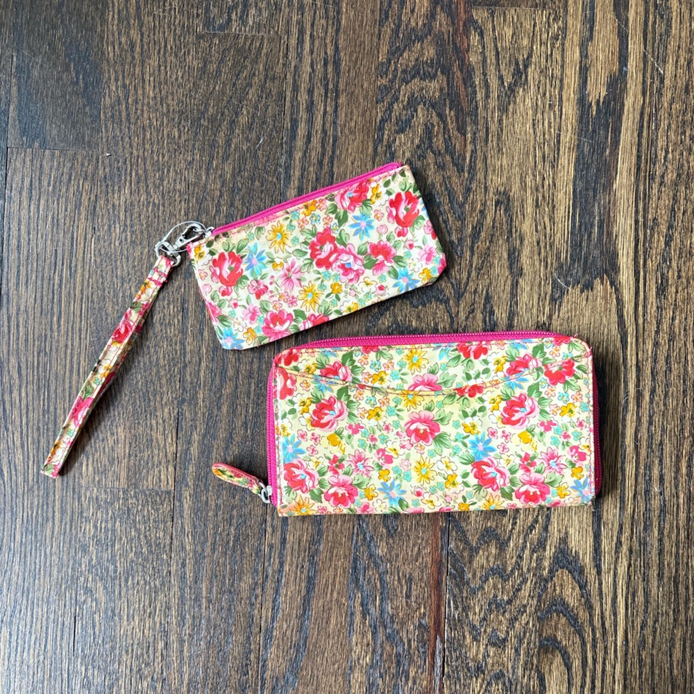 Floral Wristlet and Wallet Set - Picture 2 of 11